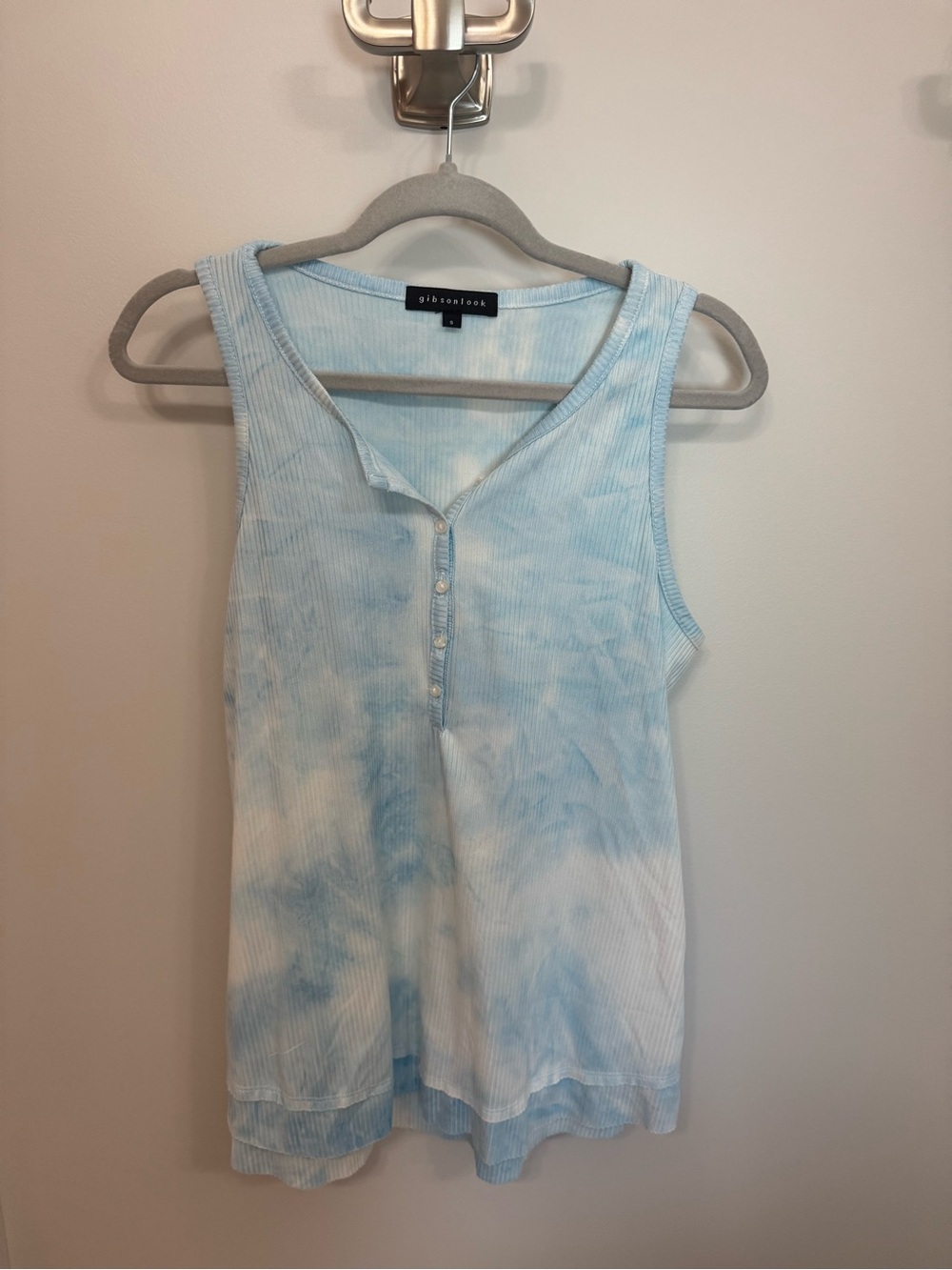 Gibsonlook Sky Blue Tie-Dye Ribbed Henley Tank